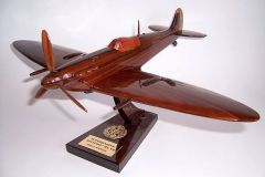 Spitfire - model samolotu z drewna