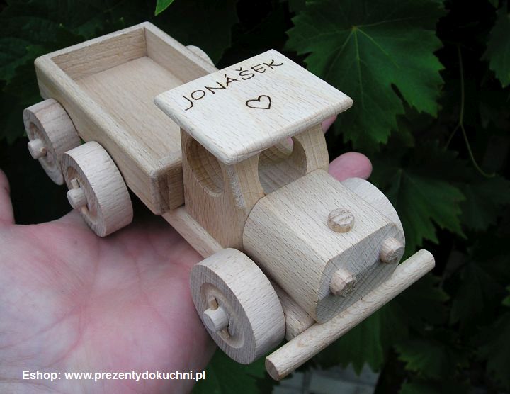 Drewniane ciężarówki zabawki