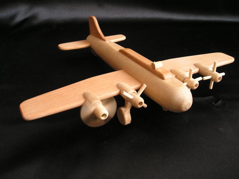 Śmigłowe samoloty zabawki, wojskowe