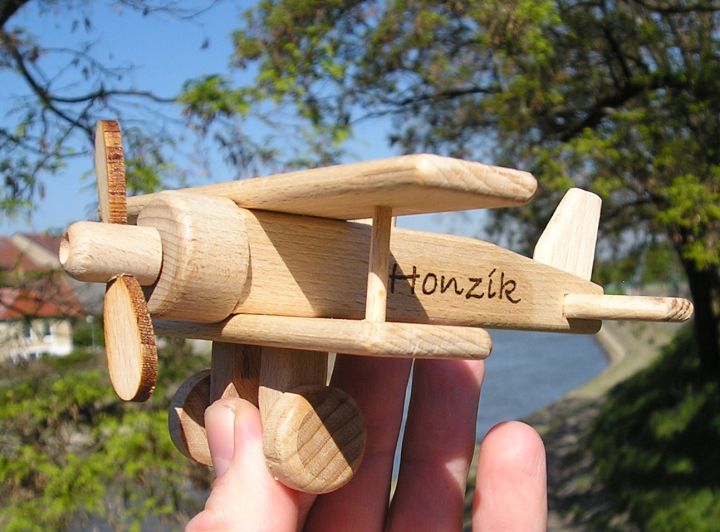 Drewniany samolot dvuplatowiec, zabawka