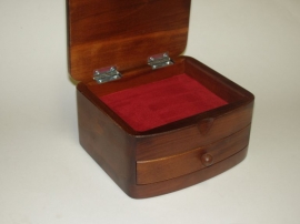 Szkatułk na biżuterię drewniane