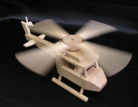 Drewniany-helikopter-zabawky-dla-dzieci