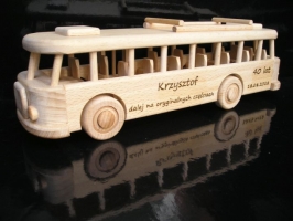 Autobus - zabawki z drewnia