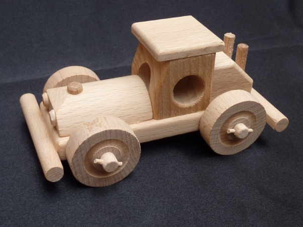 Drewniana zabawka samochód Bugy