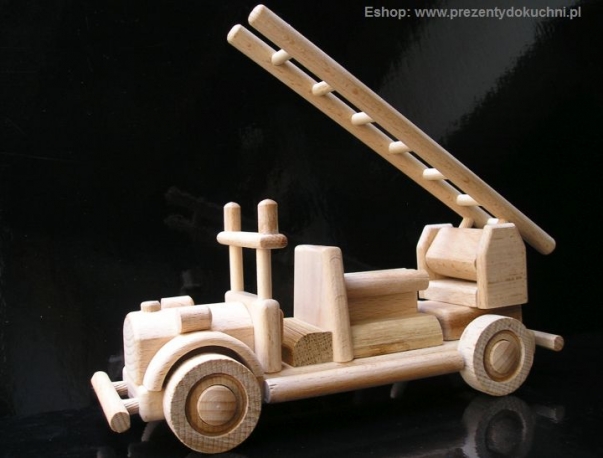 Zabawka wóz strażacki z drewnia