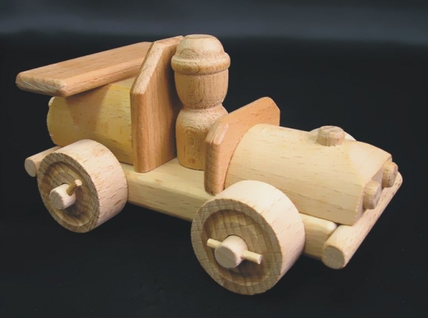 Drewniany samochodzik wyścigowy
