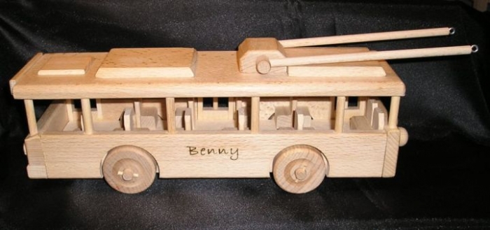 Trolejbus z drewnia