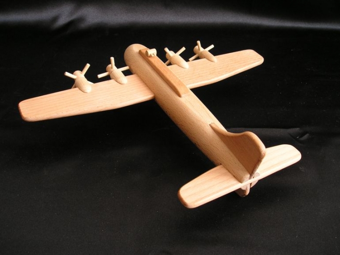 model-letadla-b17