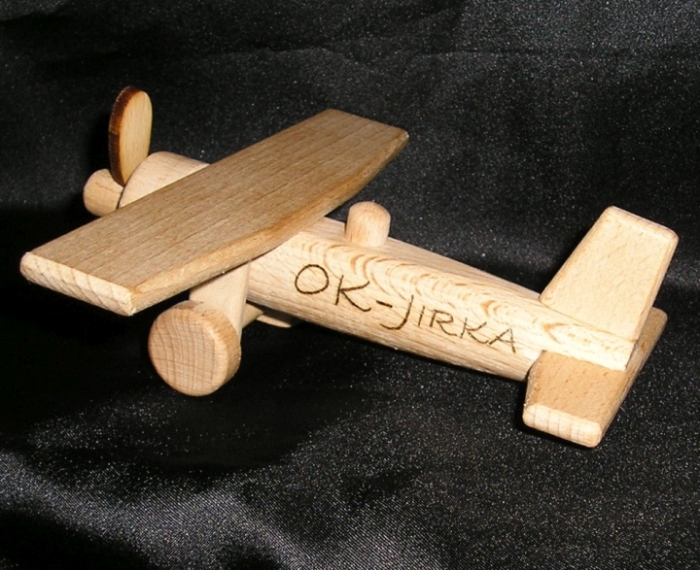 Samolot z drewna dla dzieci