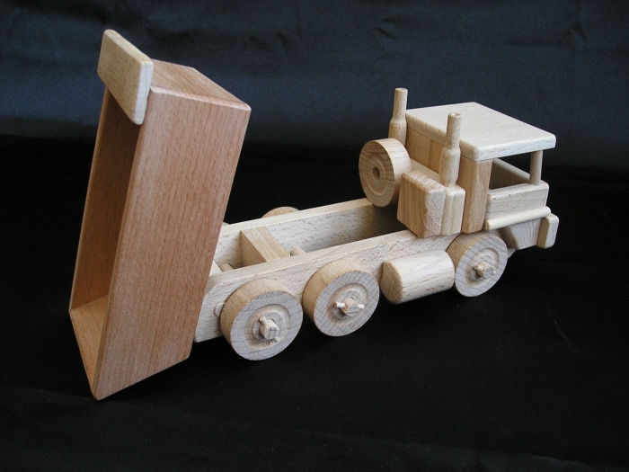 Ciężarówka zabawka drewniana eshop