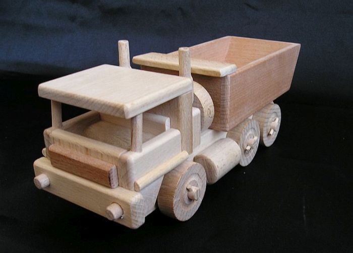 Ciężarówka zabawka drewniana Polska