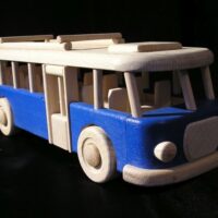 Niebieski drewniany Autobus RTO – retro zabawka i prezent dla kierowcy autobusu