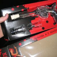 BUTELKA PISTOLET w kształcie rewolweru – prezent dla mężczyzny