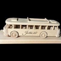 Model autobusu z dedykacją – idealny prezent na jubileusz pracy zawodowej