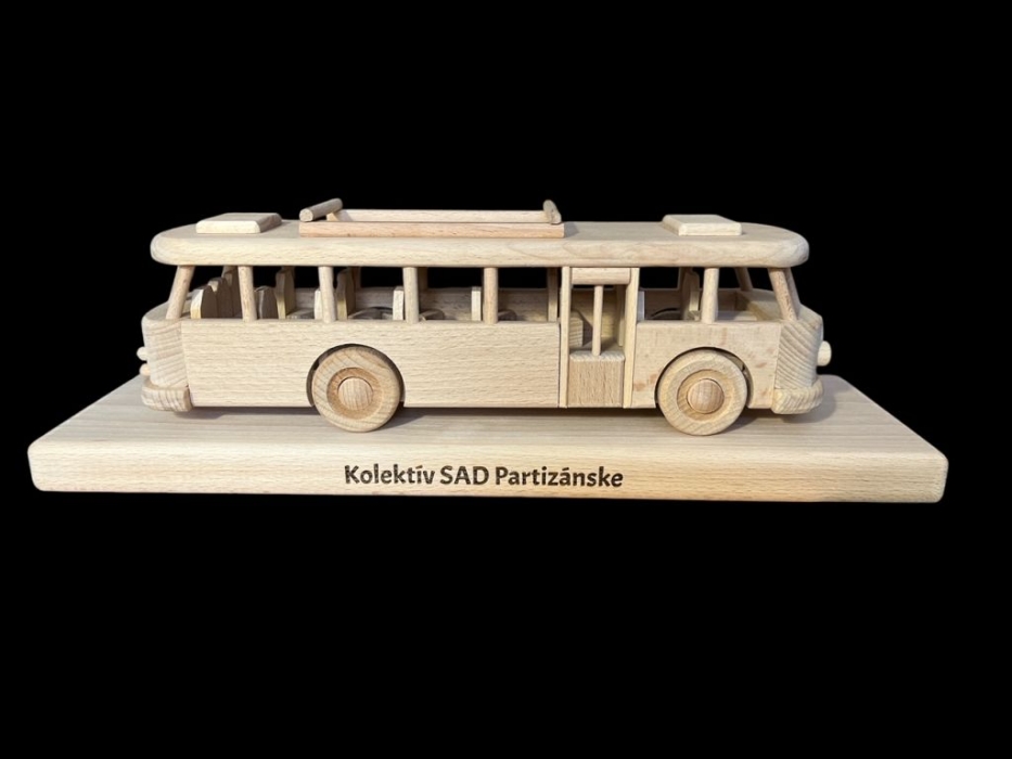 Autobus z personalizacją – oryginalny prezent dla kierowcy autobusu na 50. urodziny
