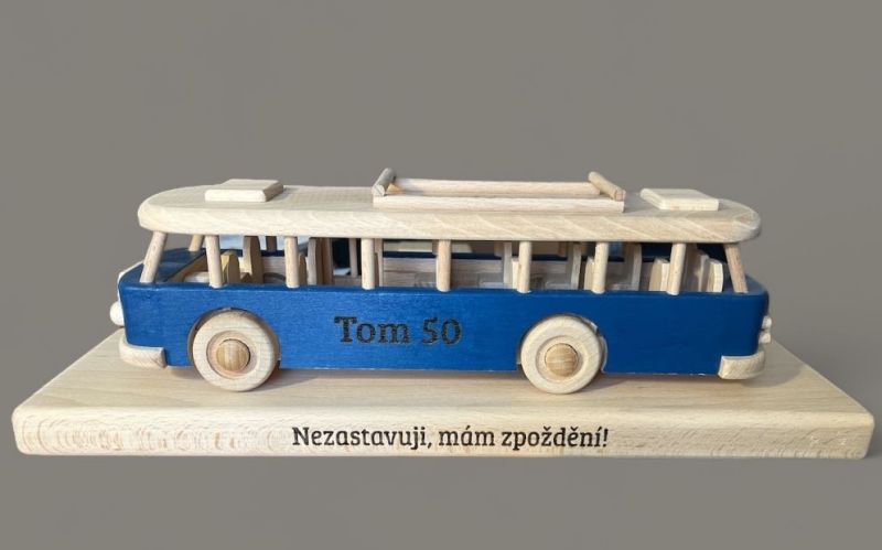 Elegancki prezent dla kierowcy autobusu na 50. urodziny
