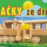 Drewniana lokomotywa z wagonem – czeska zabawka i prezent dla fanów kolei
